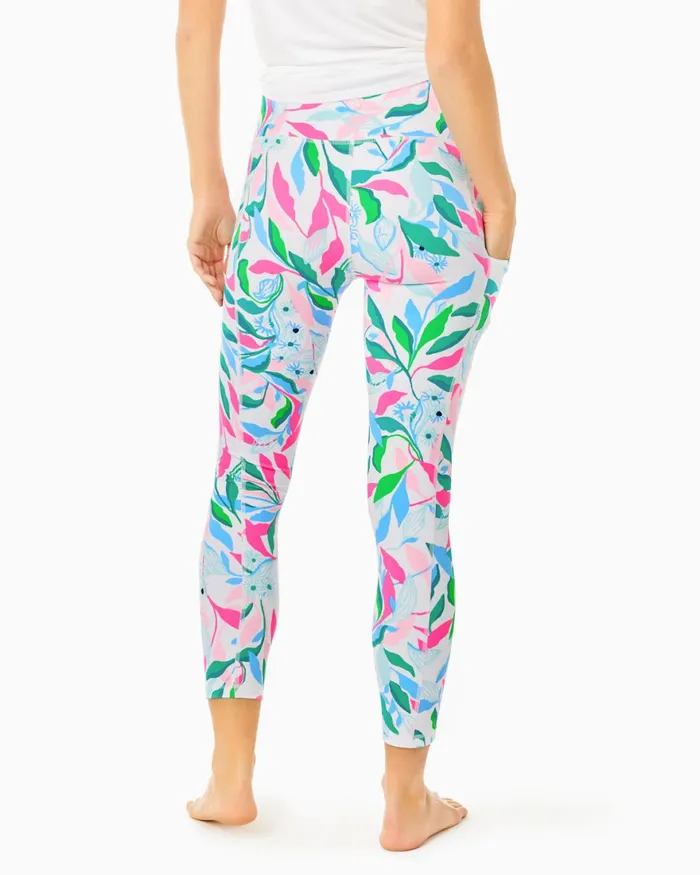 Bottoms Women Lilly Pulitzer UPF 50 Luxletic 24034 Weekender High Rise Midi Legging Resort White Holding Court Bottoms Women Lilly Pulitzer UPF 50 Luxletic 24034 Weekender High Rise Midi Legging Resort White Holding Court