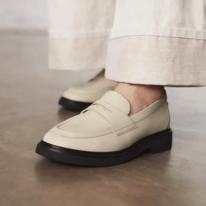 Clarks Flat Shoes Splend Edge Cream Leather 8211 Women