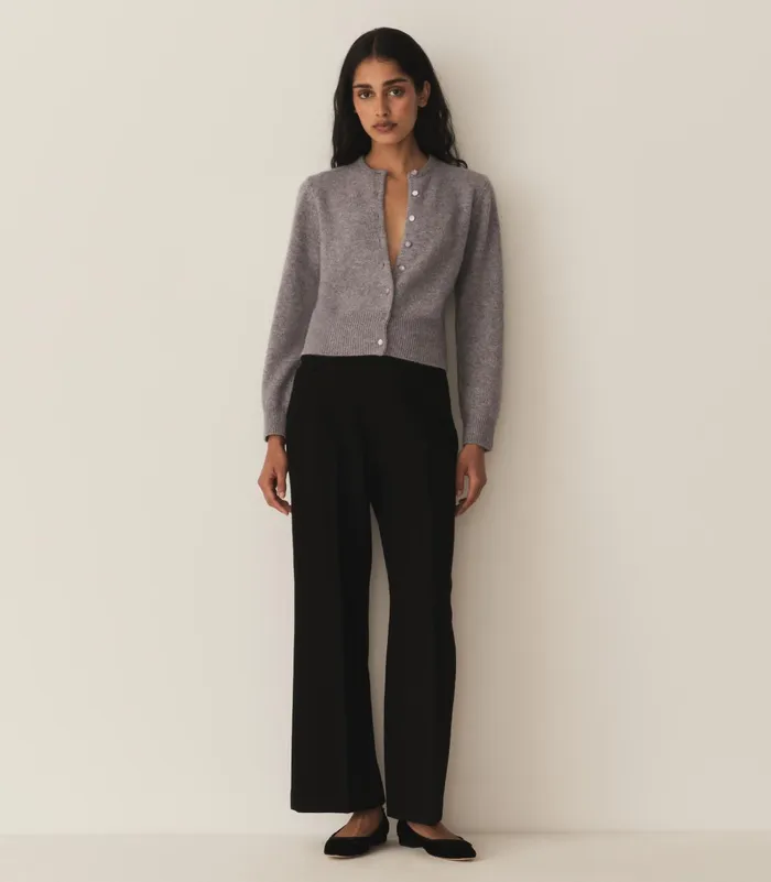 DEN Knitwear Women Fairchild Cashmere Cardigan Pebble Grey DEN Knitwear Women Fairchild Cashmere Cardigan Pebble Grey