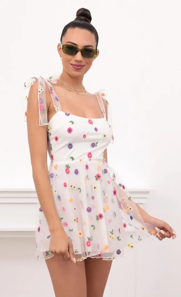 Embroidered Flower Mesh White Women LUCY IN THE SKY Mini Dresses