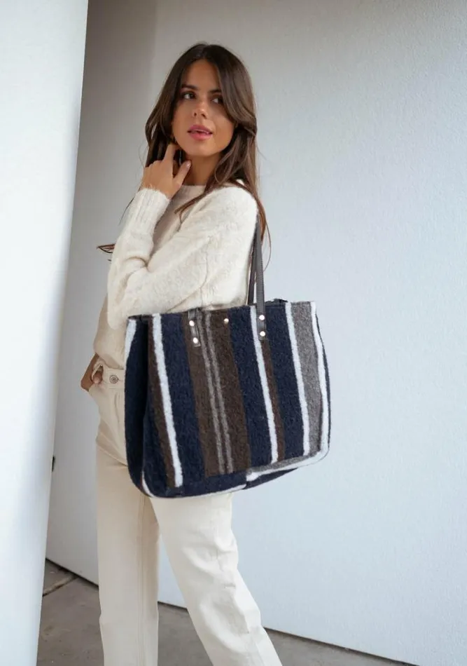 Jewelry and Accessories Handbags Easy Clothes Blue Leah Striped Bag Blue