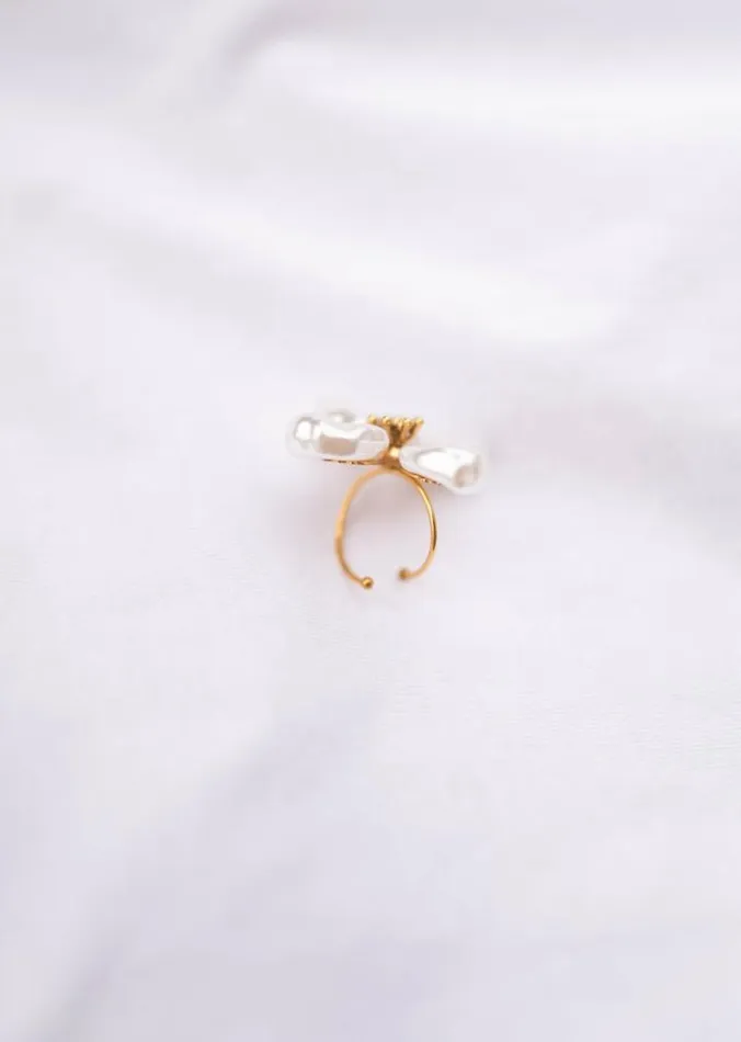 Jewelry and Accessories Rings Easy Clothes Ecru And Golden Beth Ring Jewelry and Accessories Rings Easy Clothes Ecru And Golden Beth Ring