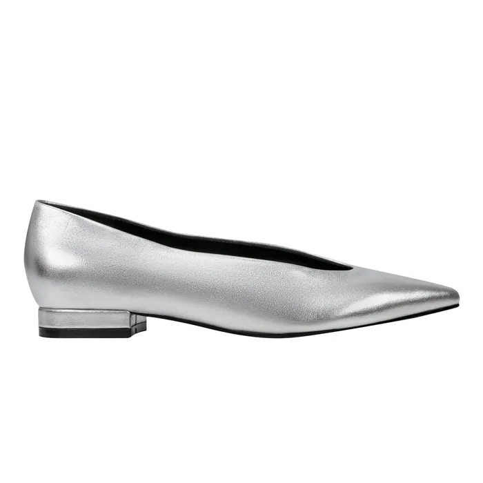 Loafers and Flats Women Gunner Pointed Toe Flat Silver Marc Fisher