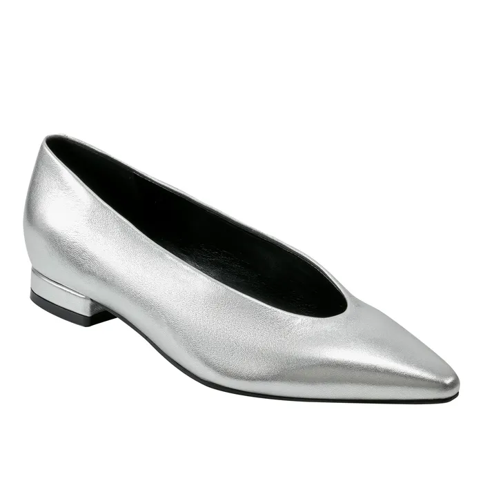 Loafers and Flats Women Gunner Pointed Toe Flat Silver Marc Fisher