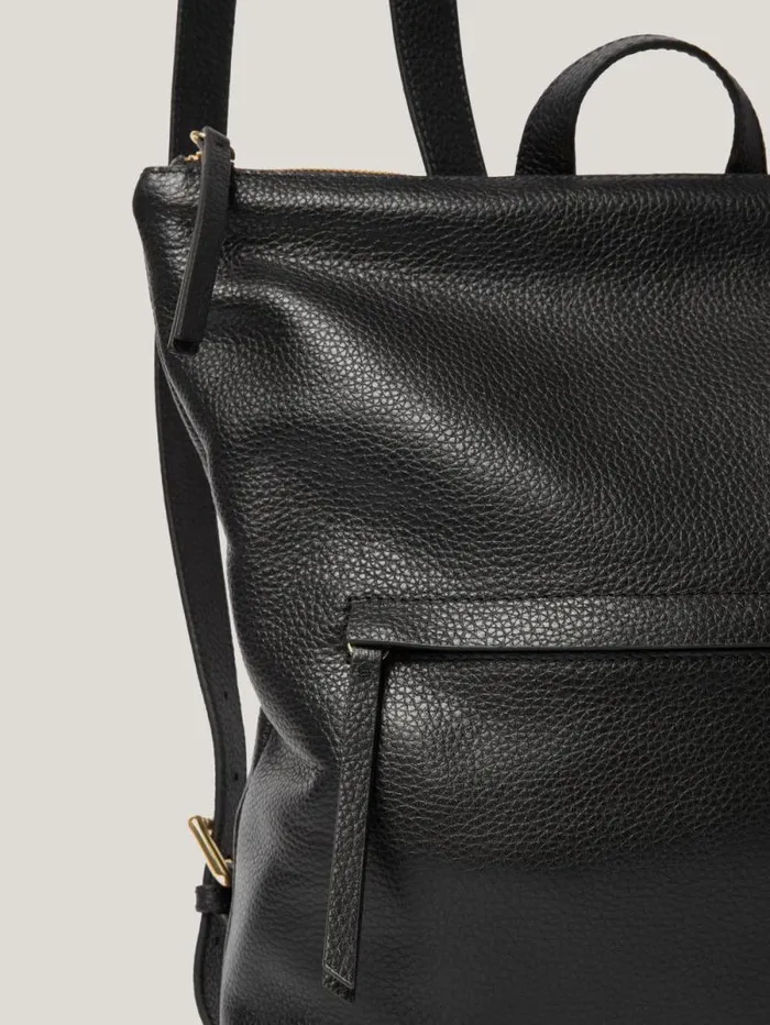 Pebble Leather Backpack Black Women Jigsaw Bags