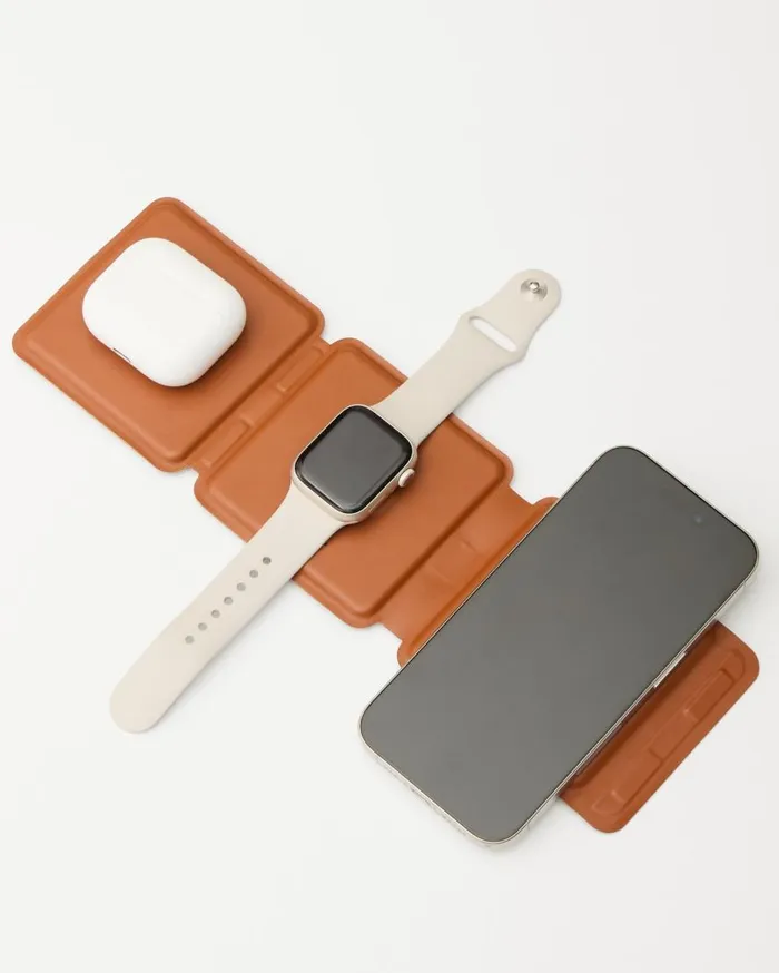 Tommy Bahama Wallets and Tech Accessories 3In1 Wireless Charging Pad Brown 8211 Men Tommy Bahama Wallets and Tech Accessories 3In1 Wireless Charging Pad Brown 8211 Men
