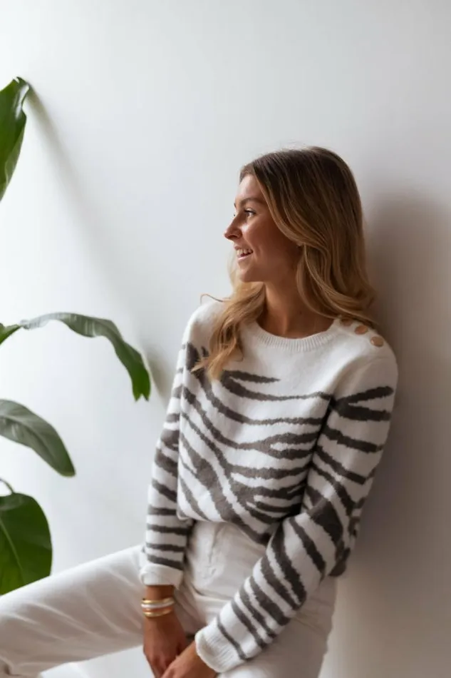 Women039s Clothing Sweaters Easy Clothes White And Khaki Patterned Valley Sweater Women039s Clothing Sweaters Easy Clothes White And Khaki Patterned Valley Sweater