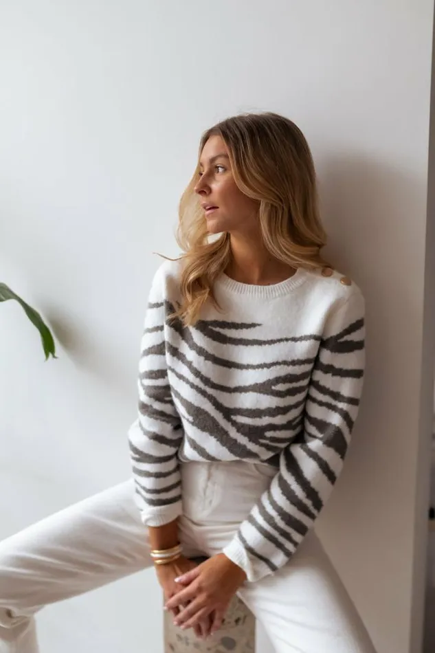 Women039s Clothing Sweaters Easy Clothes White And Khaki Patterned Valley Sweater Women039s Clothing Sweaters Easy Clothes White And Khaki Patterned Valley Sweater