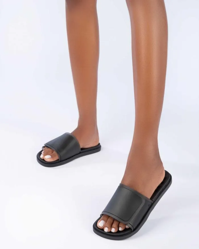 Women Brave Slide Black Melissa Slides
